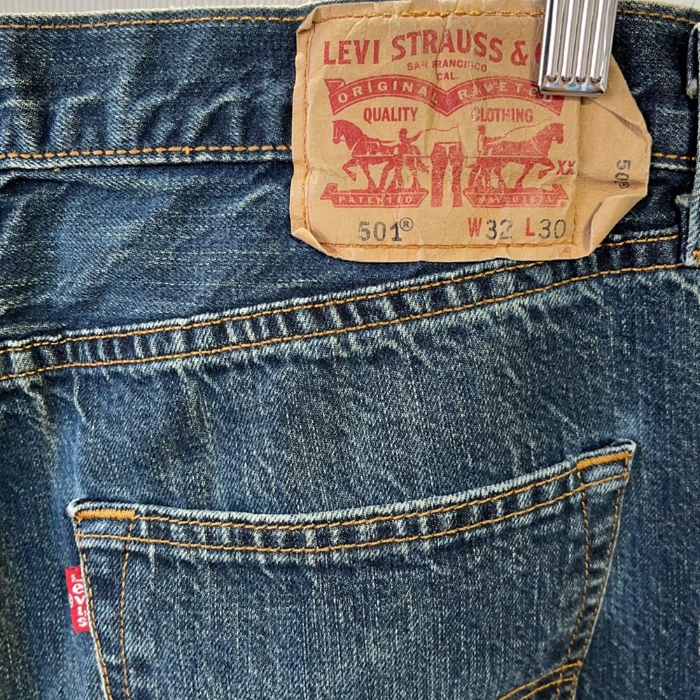 Levi’s 501 Button Fly Dark Wash Jeans - Picture 8 of 11